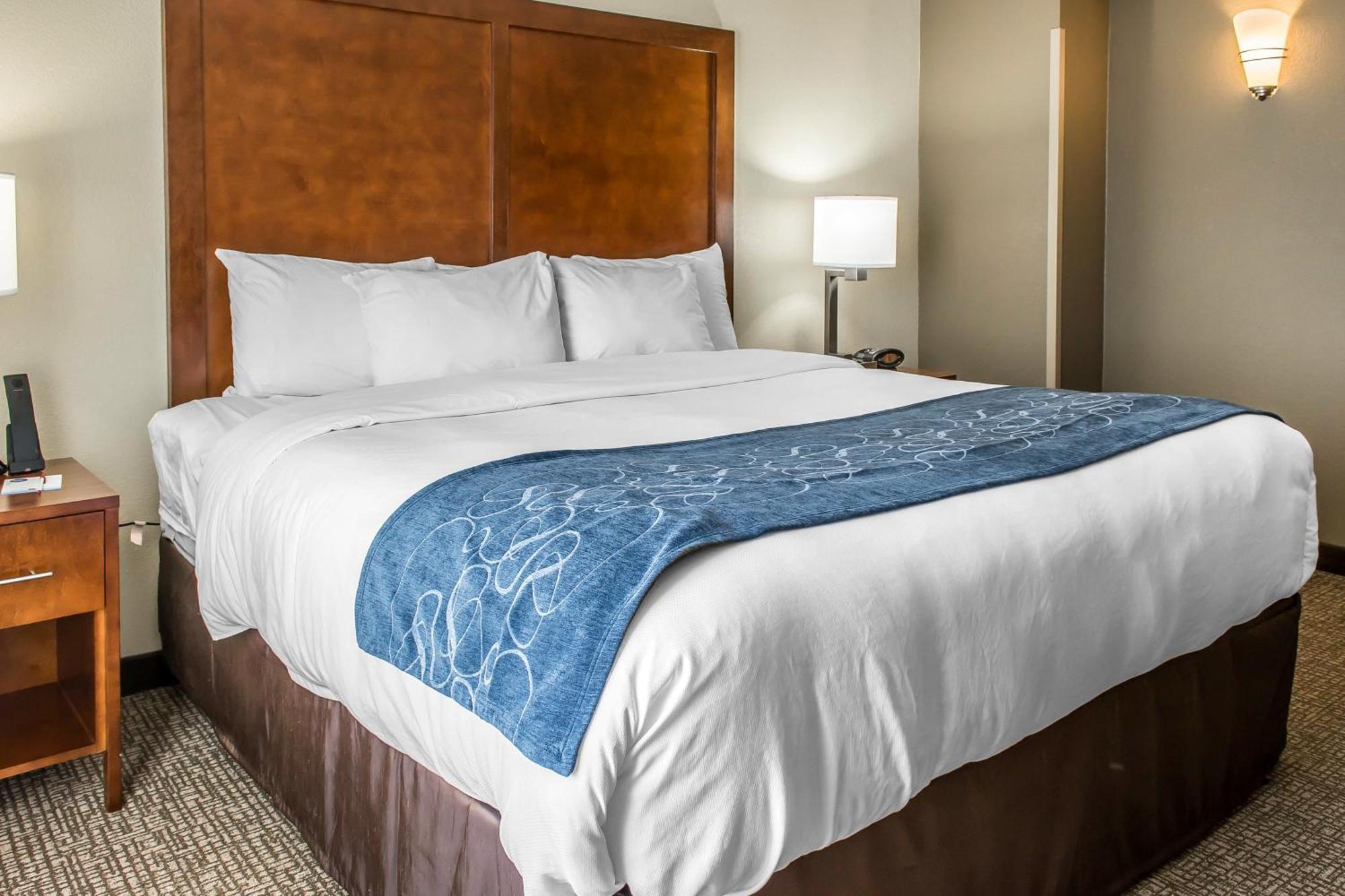 Comfort Suites Near Potomac Mills Woodbridge Room photo